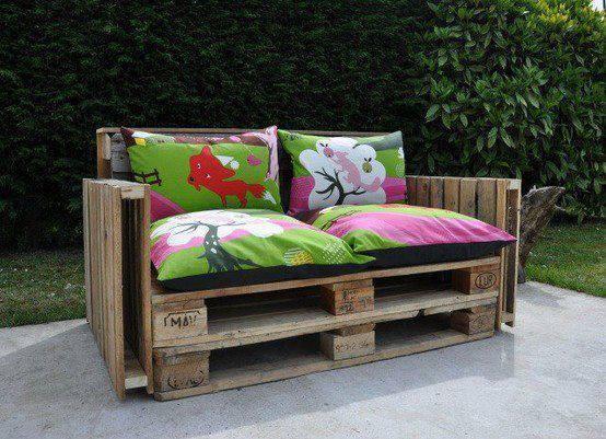Recycling pallets into unique outdoor bench
