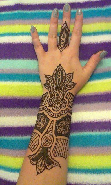 Stunning Mehndi Designs For Arms