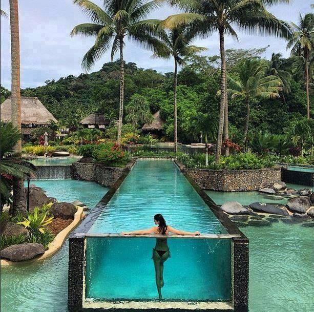 Oh my god... this pool is soooo amazing! Seen on Fiji islands!