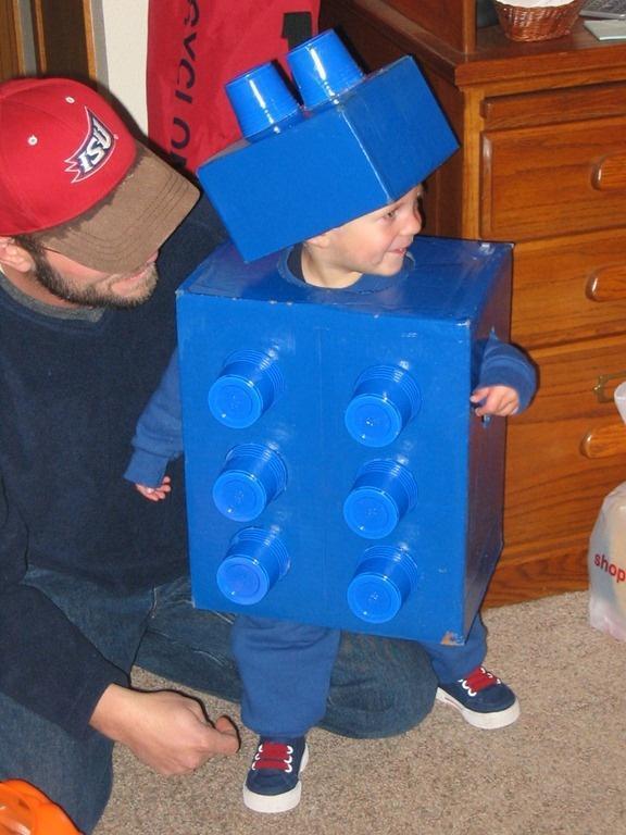 cardboard box + solo cups = lego costume...unreal - too cute!!!