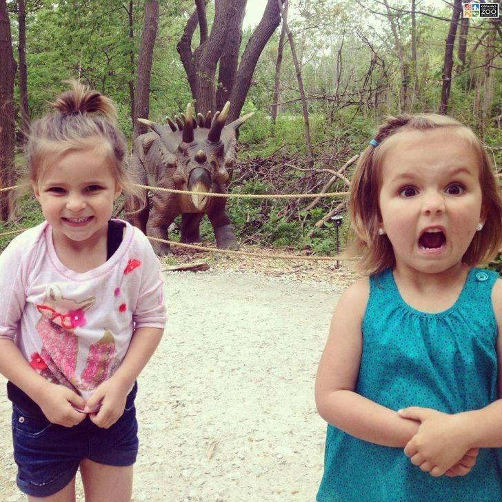 The two natural reactions to seeing a dinosaur