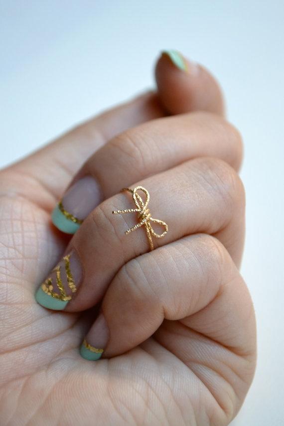 Bow Knuckle Ring