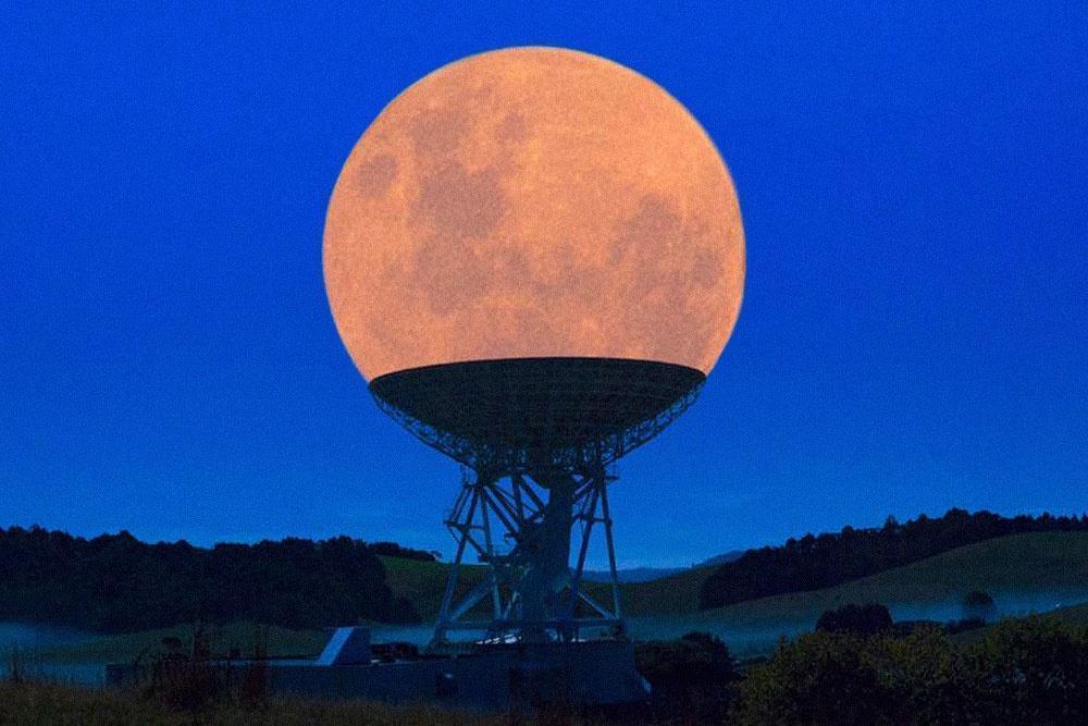 The Supermoon in a Radio Telescope